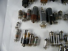 (50) MISCELLANEOUS ELECTRONIC TUBES UNTESTED WITH NO WARRANTY & NO RETURNS AB
