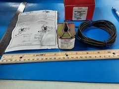 Danfoss 018Z762600 Solenoid Coil GP24C 24V AC 19 Watts 60 Hz Conduit Boss 1000