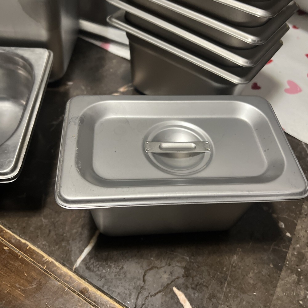1/9 Size Standard Stainless Steel Pans – With lids Lot Of 5