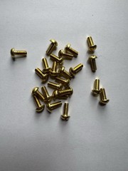 BRASS ROUND HEAD SLOTTED MACHINE SCREWS. 8/32 x 3/8” 24 PCS. NEW