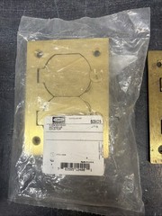 HUBBELL S3825 BRASS RECEPTACLE SCRUBSHIELD FLOOR BOX COVER DUPLEX FLAP BRAND NEW