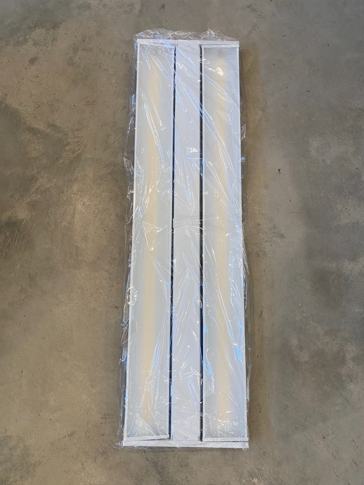 LED Linear High Bay Warehouse Factory Garage Shop Light 200-300W 5,000K