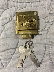 Vintage New Old Stock Deluxe Letter Box Lock with 2 Keys No. 1121