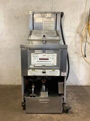 HENNY PENNY PFE590 8-head Pressure Fryer With Oil Filtration 208V 3Ph Tested