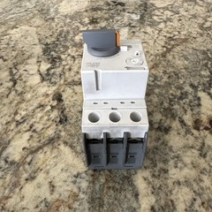 LS Industrial Systems MEC MMS-32H Manual Comb Motor Controller w Aux. Switch