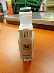 👀 NEW SCHNEIDER ELECTRIC 2 AMP CIRCUIT BREAKER 1 POLE 240 VAC 60120