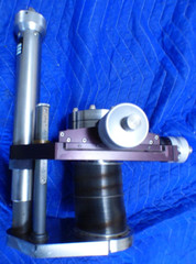 MDC UHV XYZ positioner PSM-2504, 4.5″ conflat with 0 length reducer to 1.33″