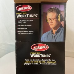 Peltor AO Safety Work Tunes AM/FM Headphones HRX52A Worktunes Mowing Yard work