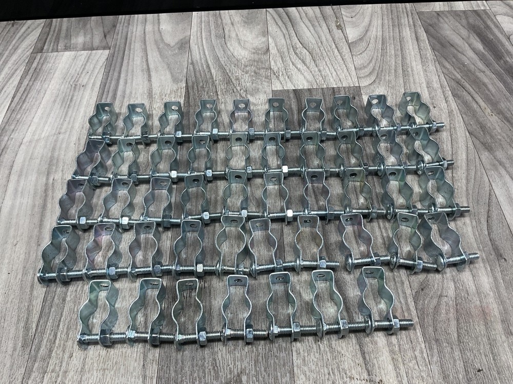 Lot Of 47 EGS Neer CH050B 3/8″ & 1/2″ EMT Or Rigid Conduit Pipe Hanger #22E9