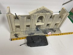 White Foam 20 inch Front building w/2nd Floor, Marx soldiers #2