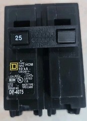 Square D HOM225 25 Amp 120/240V 2-Pole Thermal Magnetic Circuit Breaker Chipped