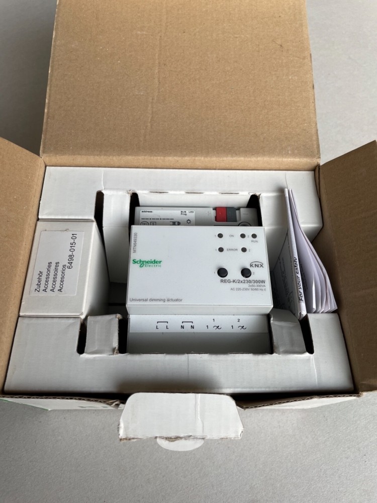 SCHNEIDER KNX MTN649330 Universal Dimmer Actuator Light grey