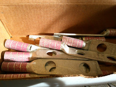 “BOX OF 10” Burndy YAZ252N 2-Hole Compression Lugs