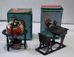 Vtg New Lot of 2 Die Cast Pencil Sharpeners Roll Top Desk #8094 & Globe #9622