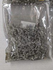 ~4000 pieces of Everlight 5mm LEDs (Part Number: 2048UR8SYGW/S530-A2)