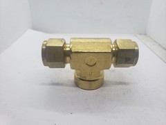 TYLOK B-8-DTTF-8 REF (B-810-3-8TTF) FEMALE BRANCH TEE 1/2″ OD TUBE 1/2 FNPT, NNB