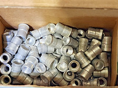 (QTY:100) AUVECO 10268, 8-32 NUTSERT INSERT 1/4 HOLE STEEL TIN PLATED GRIP 0.030