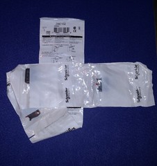 ZBE102 Schneider Electric Contact Block ZBE-102 NEW