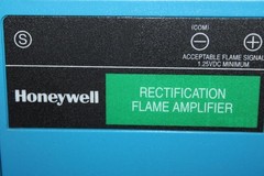 HONEYWELL RECTIFICATION FLAME AMPLIFIER RM7890-A-1015 W/ S7800-A-1001 REV. 2018