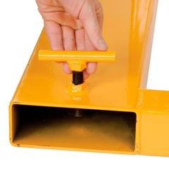 Global Industrial 1500 Lb. Capacity Forklift Tilting Drum Dumper