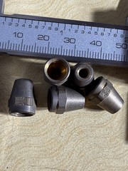 65 Pcs- Plumbing Tube Coupling 3/8 Brass – unsure nut 3/16 copper alloy