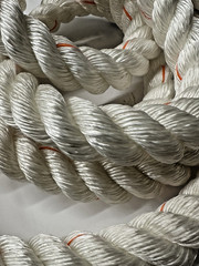 Rope 3 Strand Poly-Dacron 1 1/4″ Combination Rope – (Sold in 5′ Increments)