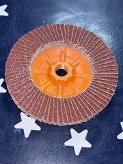 Two Walter 4-1/2” 40 Grit Spin-On Enduro-Flex 06B454 4.5″ X 5/8-11 2 Flap Disc