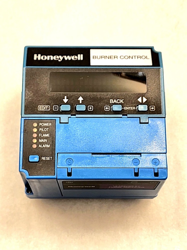 Honeywell RM7895C1012 Burner Control Unit/ Honeywell S7800A 1142 Display