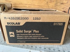Case Of 4 ECOLAB 6117905 Solid SurgePlus Laundry Detergent 36 LB
