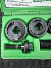 Greenlee 7235BB Slug Buster Knockout Conduit Punch Set 1/2 to 1-1/4″ CLEAN