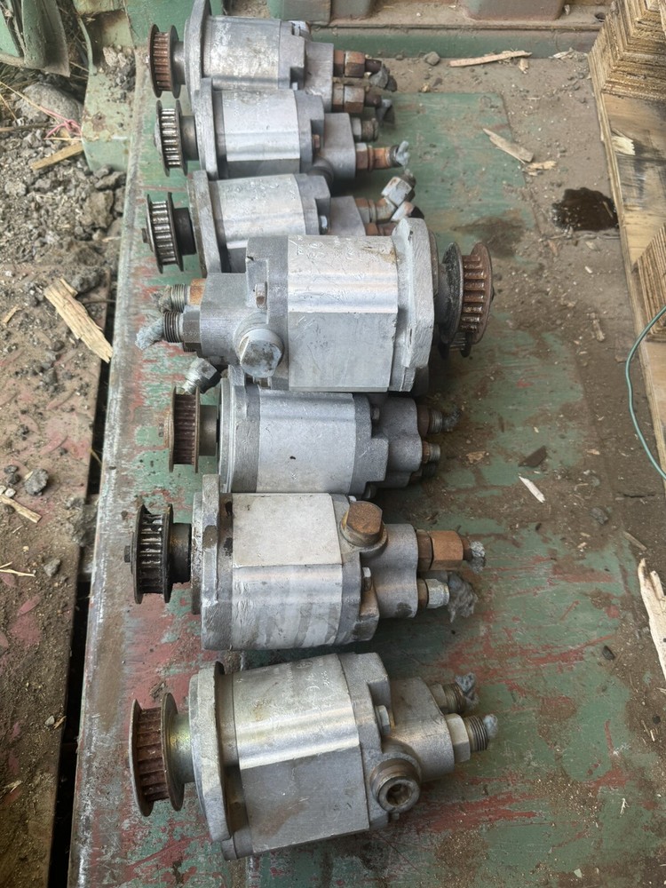Hydraulic Gear Pump 7938 2097