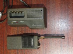 Motorola EXPO Portable Radio Handie Talkie With Charger untested