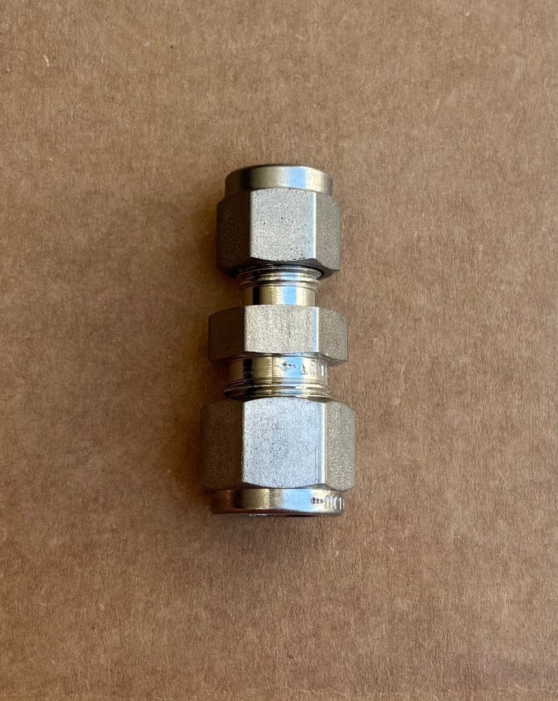 Swagelok 3/8″ X 1/4″ Stainless Steel Reducer SS-600-6-4 Several Avail New NOS