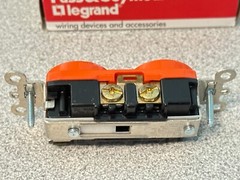 NEW Pass & Seymour Legrand IG8300 Hospital Grade Duplex Receptacle 20A Orange