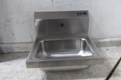Elkay CHSP1716C 2.2 GPM 9-1/4 In Bowl Width 12 In Bowl L Handwash Sink Kit
