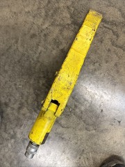 Enerpac WR15 .75 Ton Hydraulic SpreadER Cylinder 11.5 in Maximum Spread