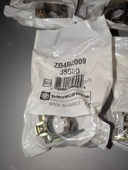 NEW LOT OF 5 TELEMECANIQUE ZB4BZ009 LATCHES 35600