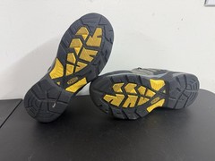 KEEN Utility Work Shoes Soft Toe Black Yellow Mens 9 EE Wide ASTM F2892-11