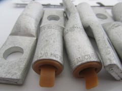 Burndy YA25A3 Hylug 3/8″ Tan 1 Hole Compression Lug (Box of 10 Lugs)