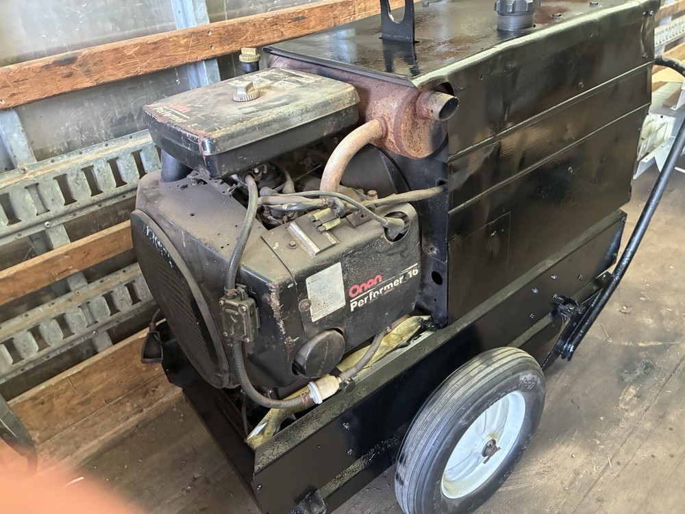 LINCOLN ELECTRIC RANGER 8 WELDER AND GENERATOR – USED