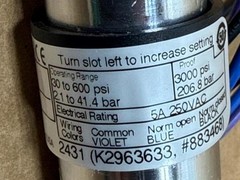 NOS United Electric Controls, 10-C12M511 Pressure Switch 30-600 PSI, Series 10