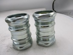 NEW BOX OF 2 EGS 6200SR 2″ RAINTIGHT EMT COUPLING