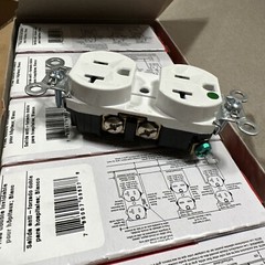 ⚡️Pass & Seymour TR8300H-W 20A Duplex Receptacle 125V 5-20R White Tamper Res⚡️