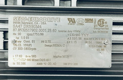 SEW-EURODRIVE SA47 DRN80M4 Gearbox 17.62:1-Ratio 1hp 230/460V IP54 3ph 1-1/4″-B