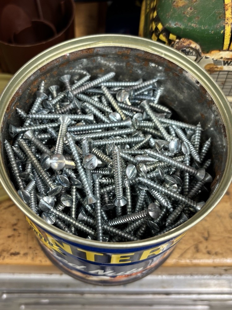 1 1/4 sheet metal screw Straight flat head. 2 Pounds 6 Ounces Of Screws