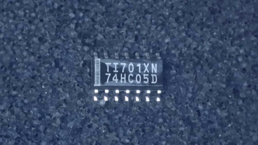 Quantity 5 – Texas Instruments TI701XN / 74HC05D SOP14 SMD IC – New