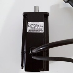 1PC New Yaskawa SGM-04V312 SGM04V312 Servo Motor In Box