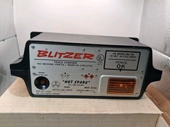 Vtg Blitzer Electric Fence Charger “Hot Spark” 8555A Working 20 Miles