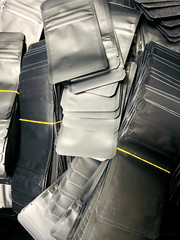 Mylar Packaging 100pc Mylar Bag 1000mg 1 gram (3.75″ x 6.25″) Zip Top Sealable