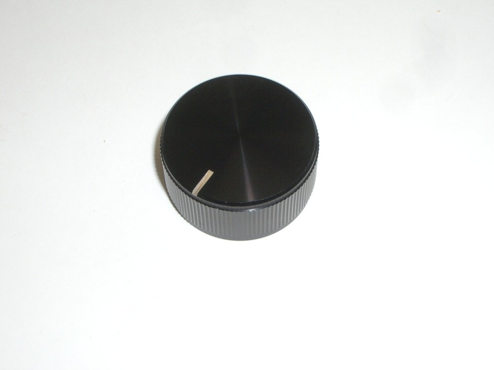 CED P-K313 ALUMINUM KNURLED 1-1/4″ ROUND RADIO DIAL KNOB BLACK 1/4″ SHAFT 1PC